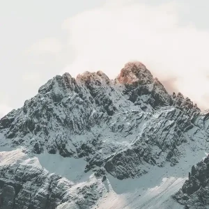 Winter Mountain Peak Factory Price